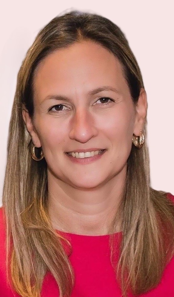 Headshot_KellyCoenen_Cropped